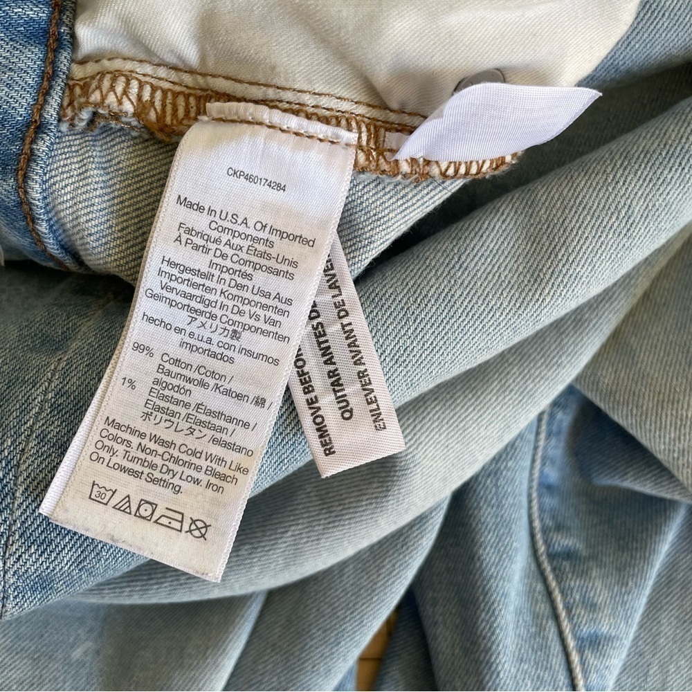 Madewell The Perfect Vintage Straight Jean in Danby Wash: Knee-Rip Edition 31 - Picture 14 of 16
